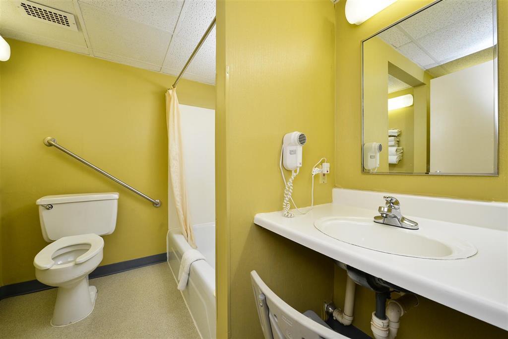 Center Street Value Inn Оберн Номер фото